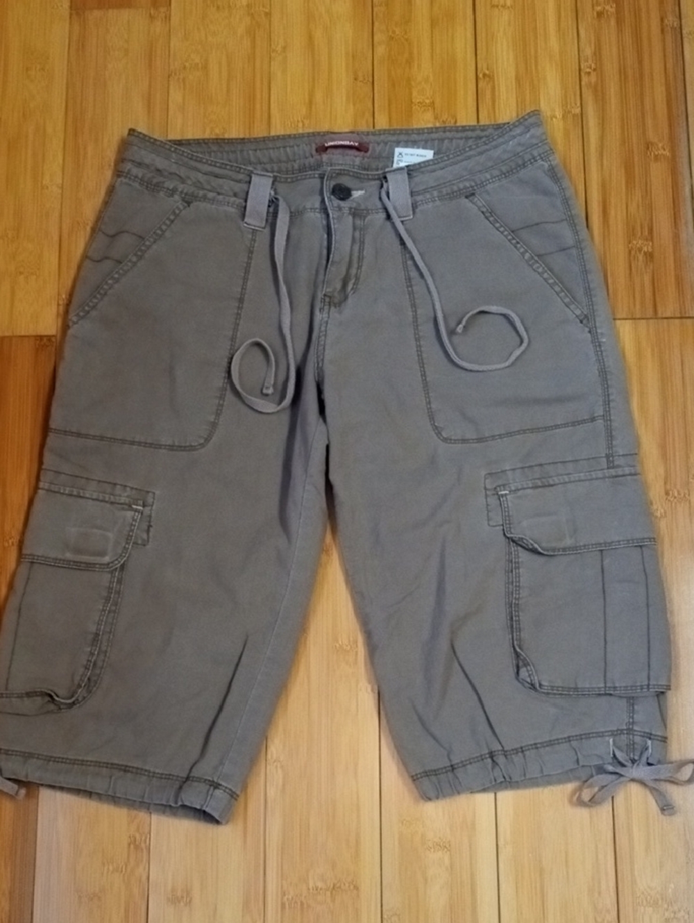 UNIONBAY Khaki Casual Cargo Shorts with Red Brand Tab